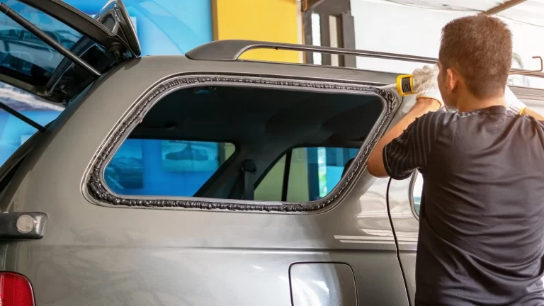 Waiting For Windshield Repair? How To Protect Your Auto Glass From Extreme Heat